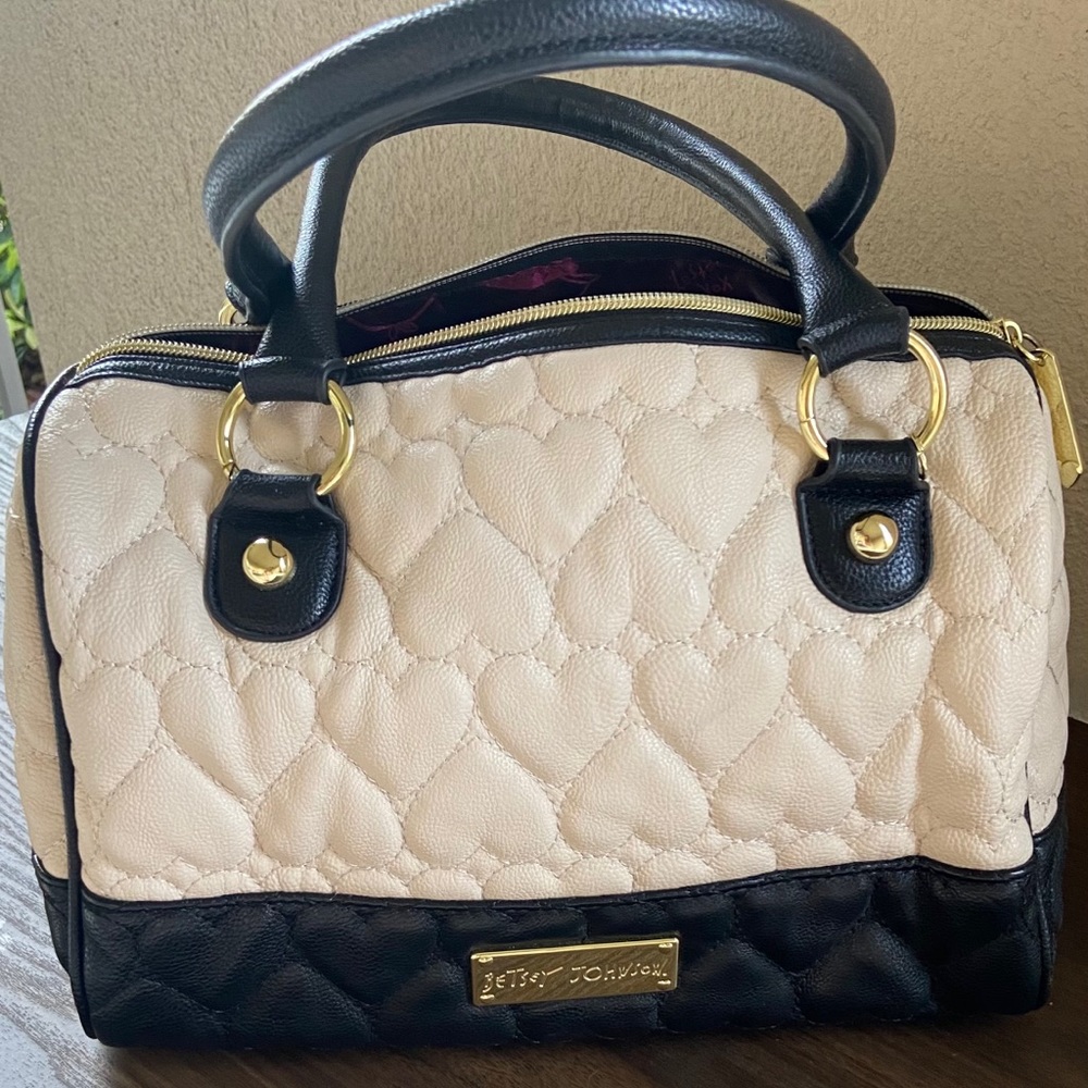 Betsey Johnson black/cream quilted hearts handbag
